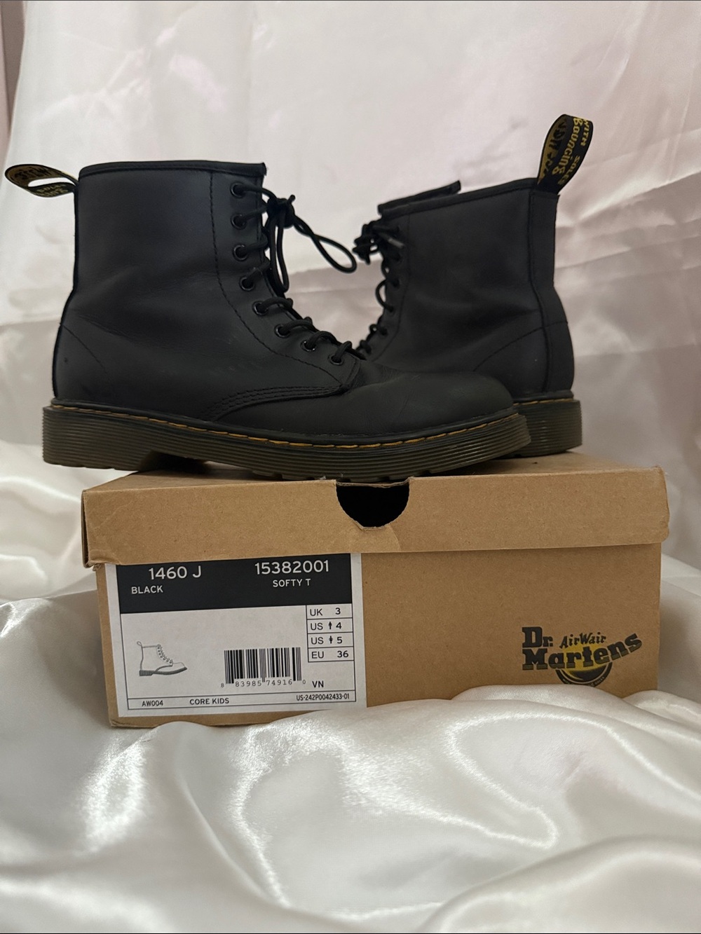 Dr. Martens Kids Black Lace-Up Classic Boots
